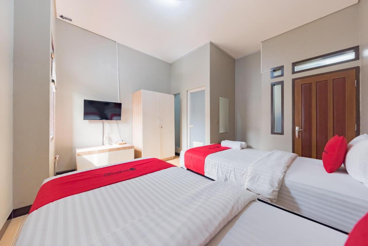 Hotel Reddoorz Syariah Near Politeknik Negeri Bandung Campus Cimahi Exterior foto