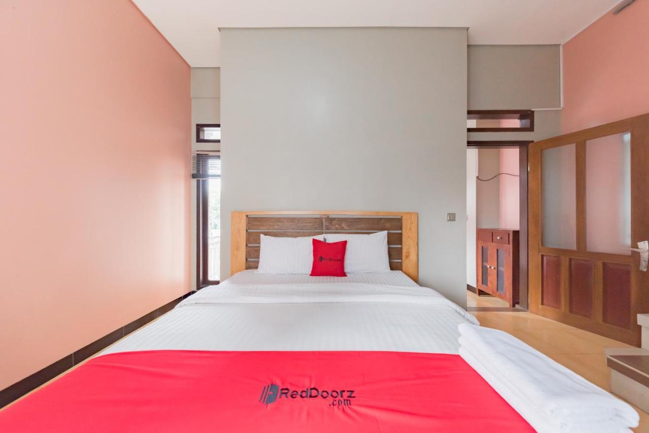 Hotel Reddoorz Syariah Near Politeknik Negeri Bandung Campus Cimahi Exterior foto