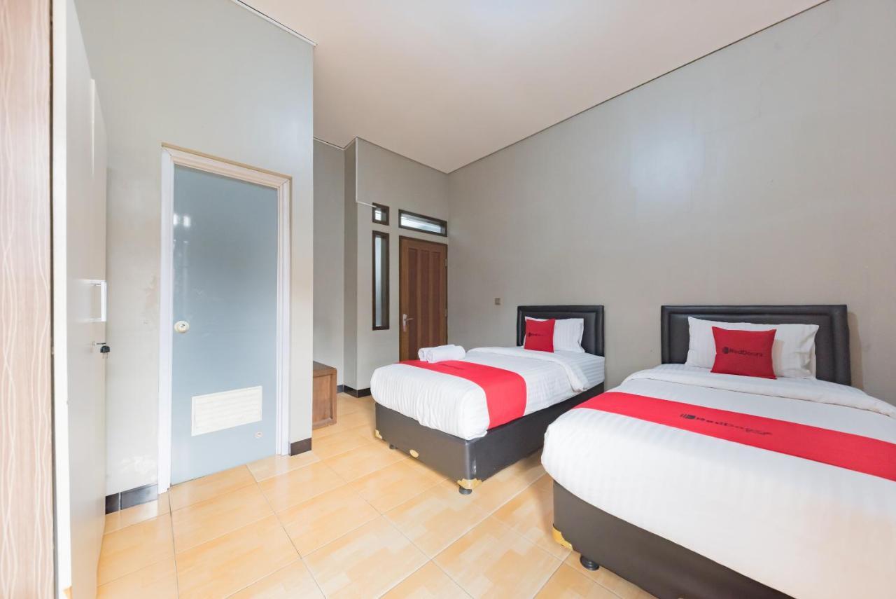 Hotel Reddoorz Syariah Near Politeknik Negeri Bandung Campus Cimahi Exterior foto