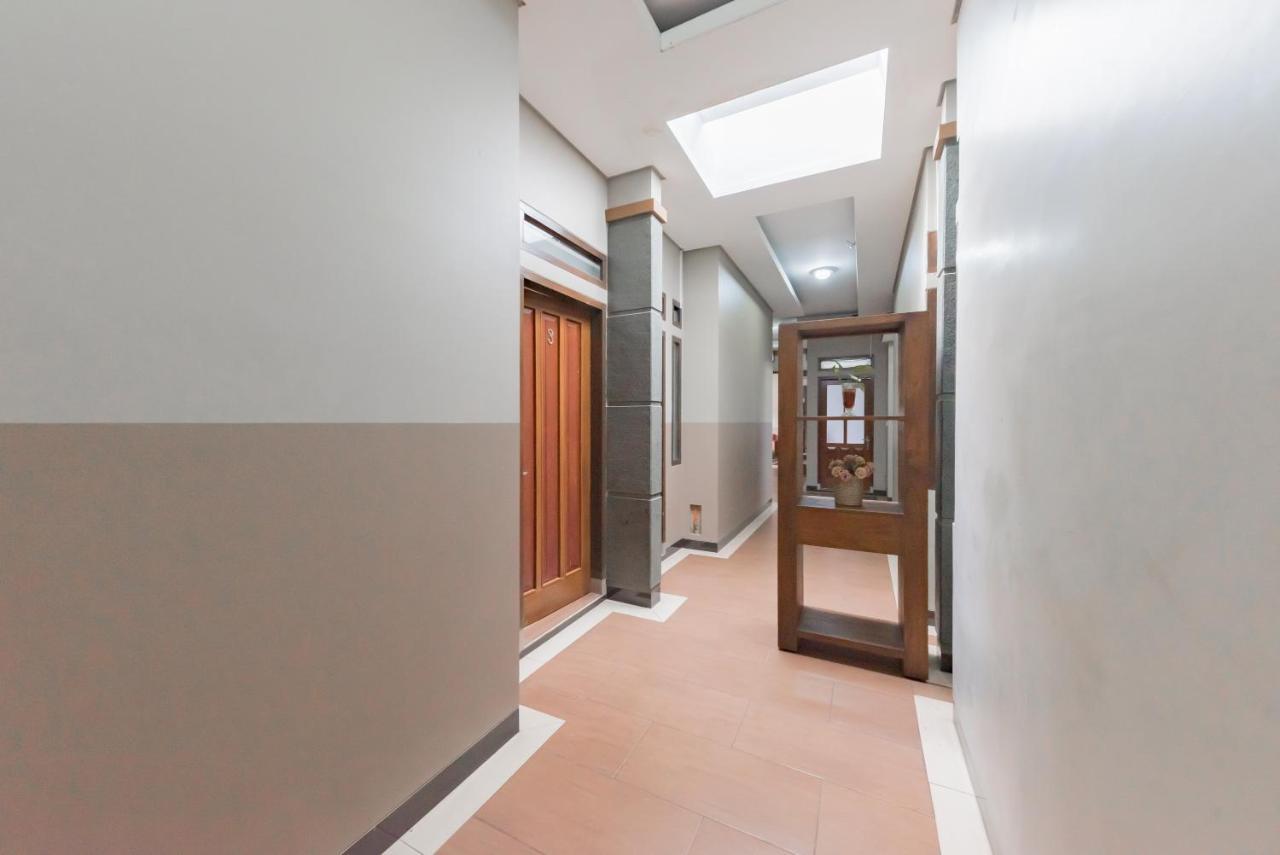 Hotel Reddoorz Syariah Near Politeknik Negeri Bandung Campus Cimahi Exterior foto